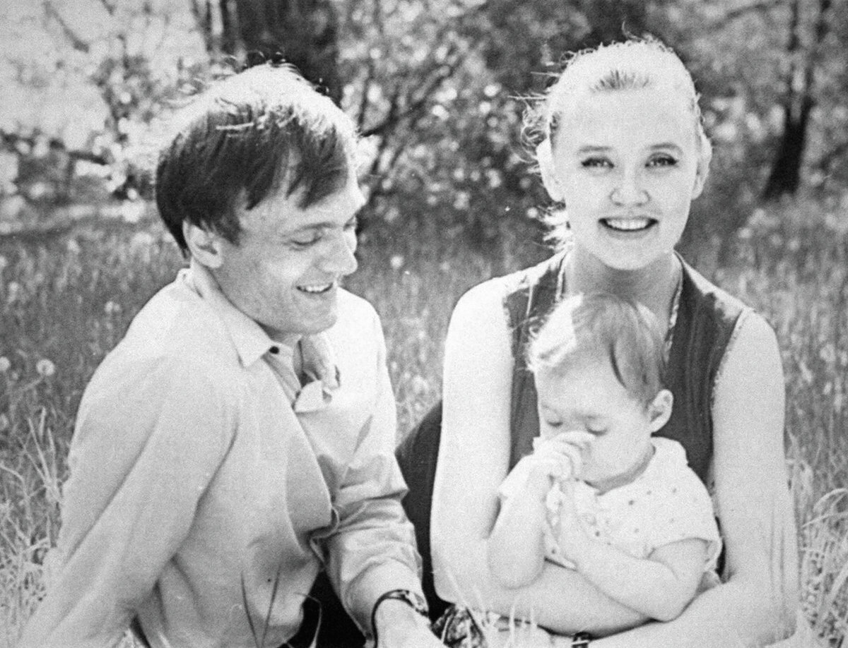 Владимир Меньшов и Вера Алентова с дочкой Юлией