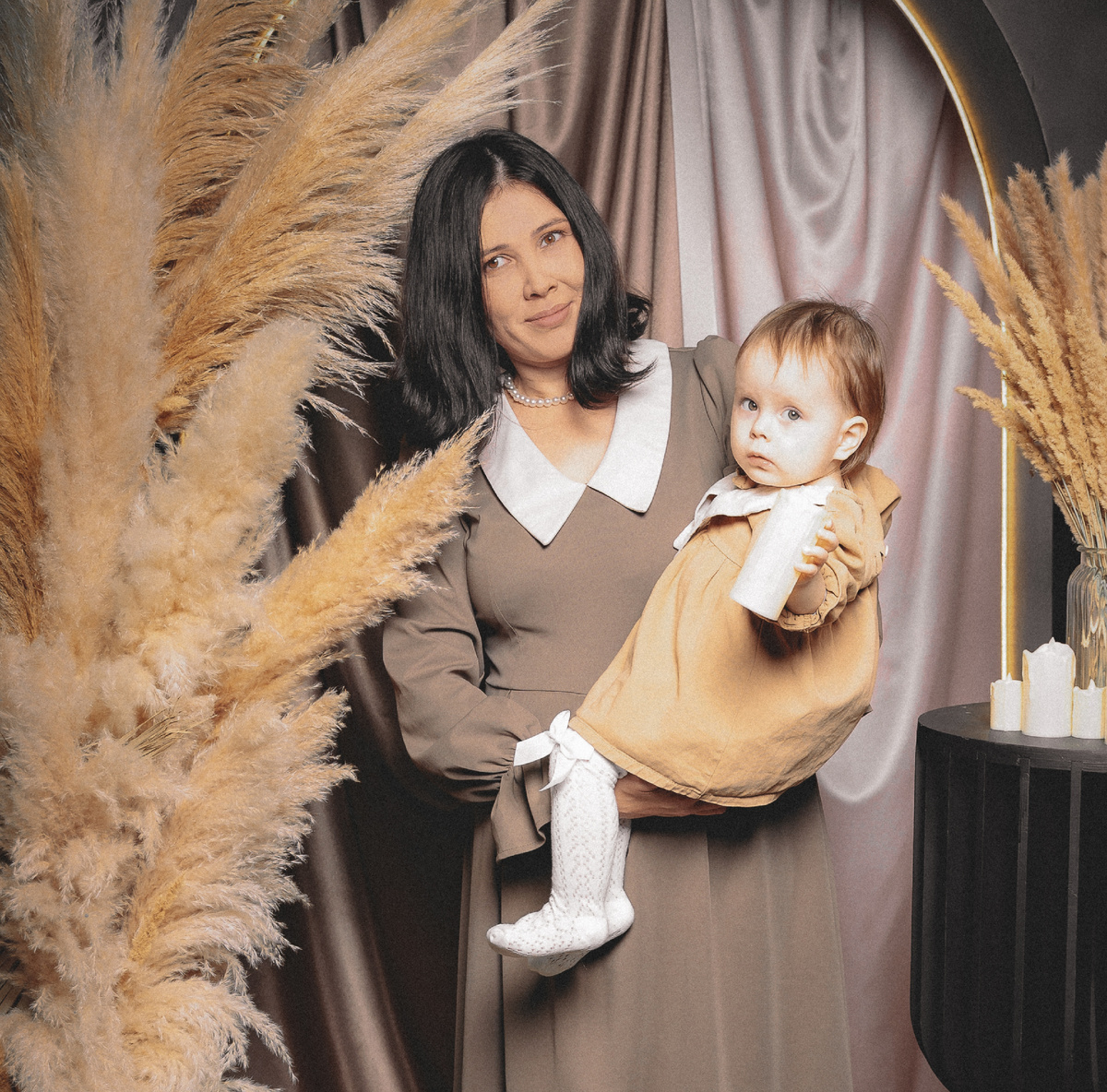 Глаза еще " косят" малость,  что уж скрывать