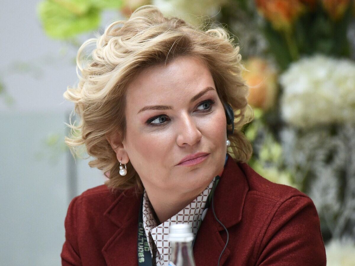    Министр культуры РФ Ольга Любимова на сессии "Общая сцена: сотрудничество театров, как символ объединения мировых культур" в рамках IX международного культурного форума в Санкт-Петербурге | © РИА Новости