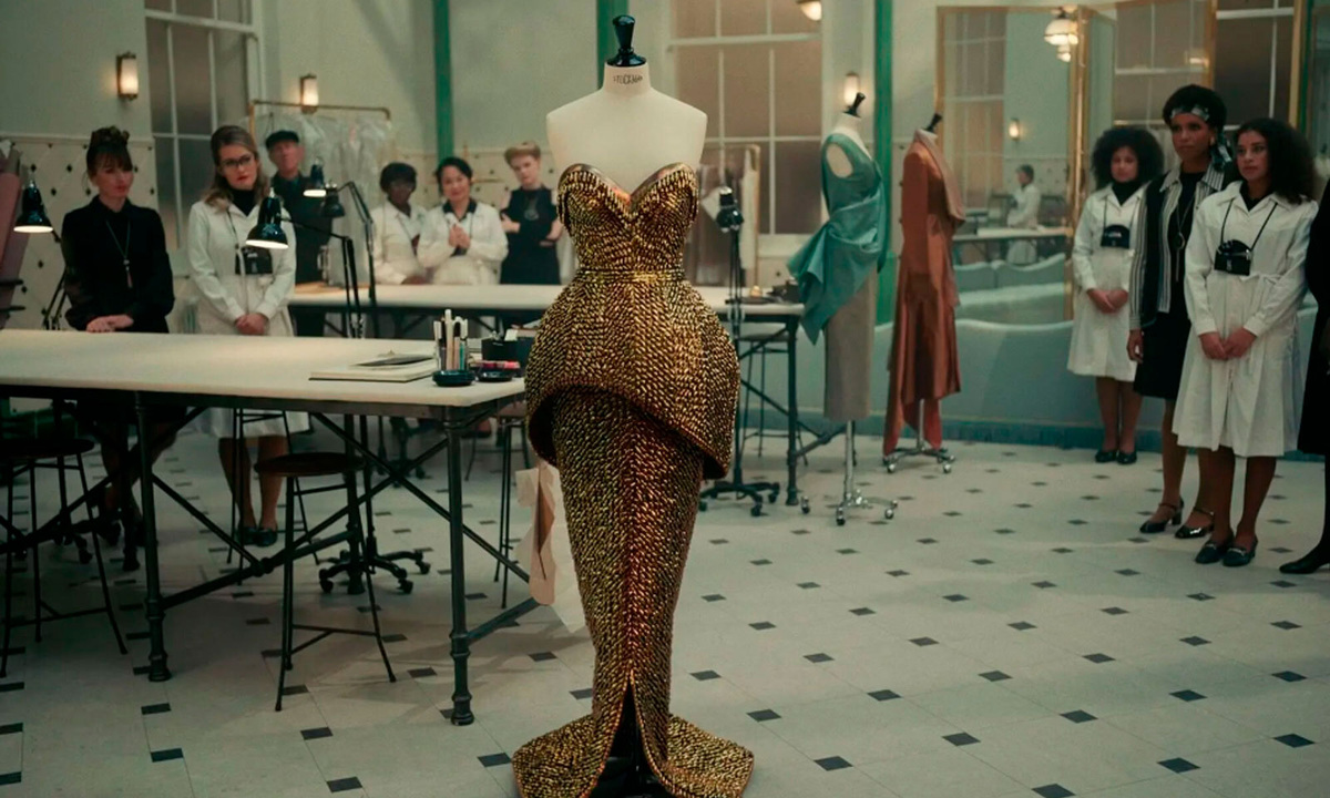 кадр из фильма «Круэлла»