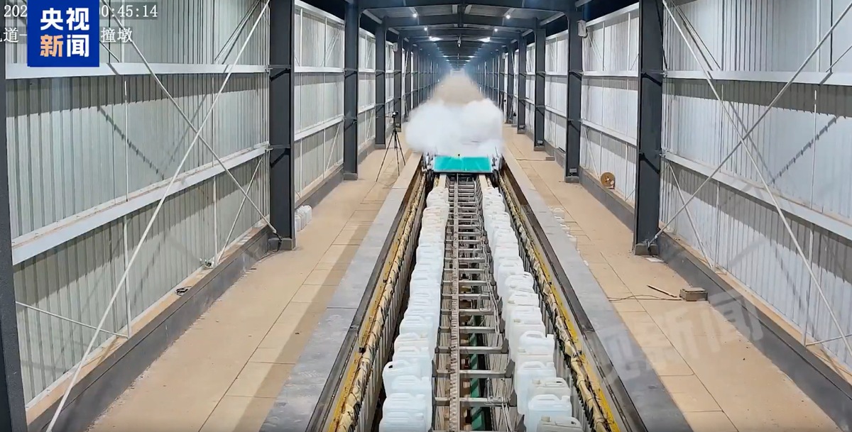 Тестовая тележка на магнитной подушке разгоняется до 700 км/ч