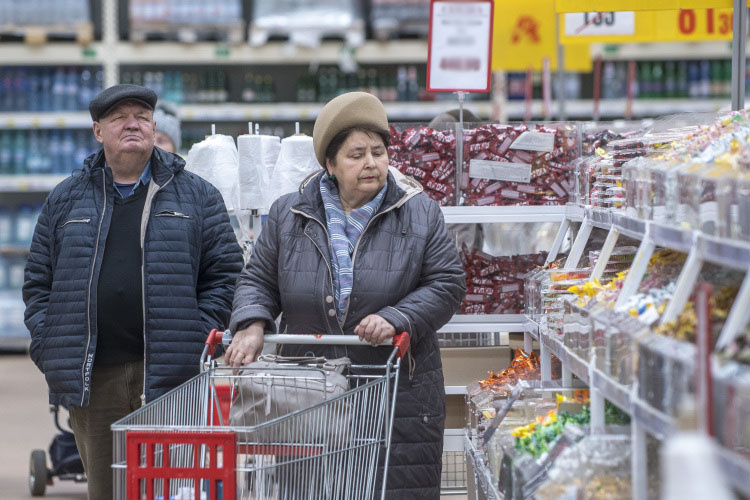    «В этом году россияне начали готовиться к новогодним праздникам заранее: в ноябре 2025-го покупатели заметно увеличили спрос на ряд товаров для новогоднего стола по сравнению с аналогичным периодом прошлого года».   
Фото: «БИЗНЕС Online»