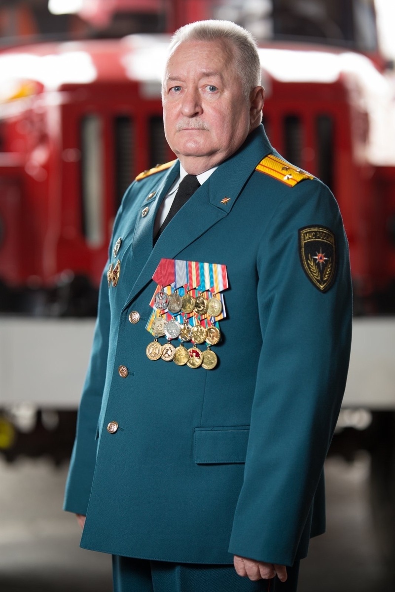 Олег Белоконный