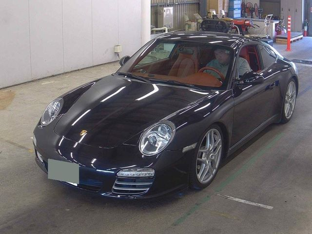 Porsche 911. В РФ запрещено ввозить санкционные автомобили: электро, гибриды, VAN, объем больше 1,9 литра.