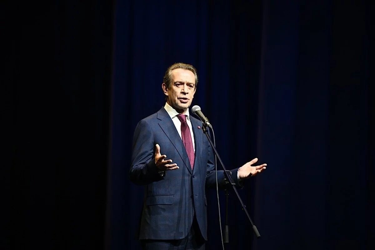    Владимир Машков принял участие в открытии возрождённого театра Мариуполя