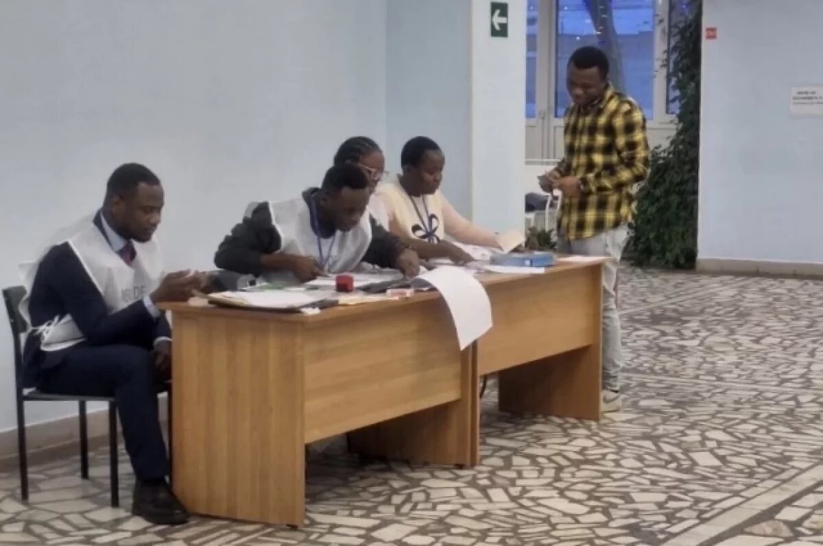    Граждане Гвинеи голосовали на выборах президента в Красноярске