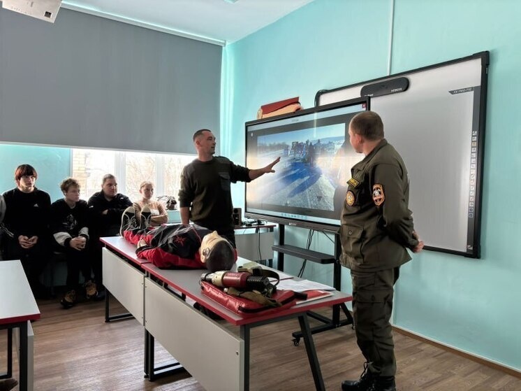     Трагедия 15-летней школьницы из Приморья заставила студентов внимать ПДД. фото: полиция приморья