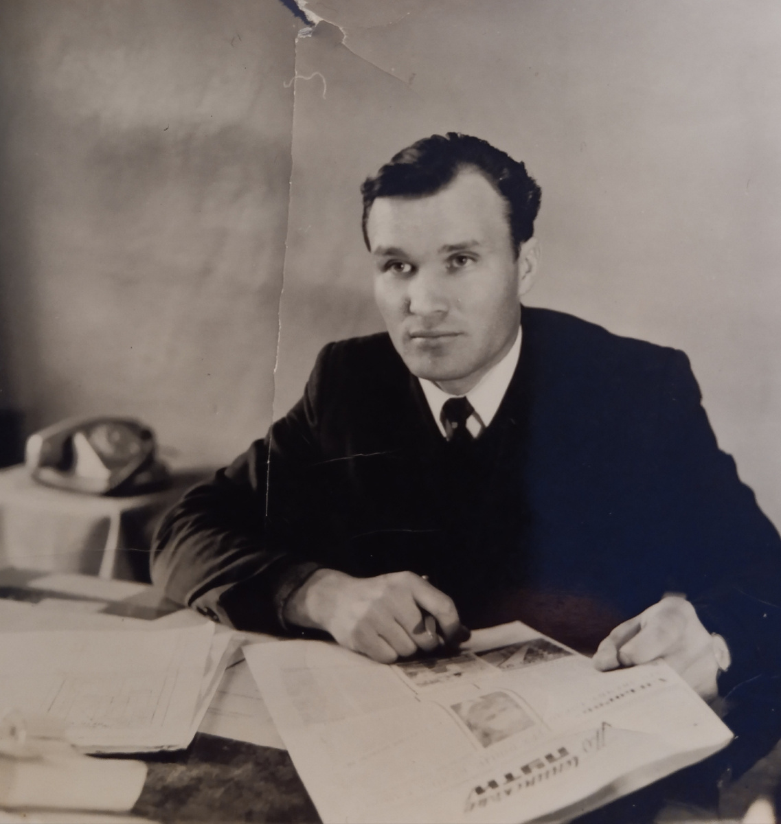 Редактор газеты По ленинскому пути Владимир Маакаров, 1971 г.