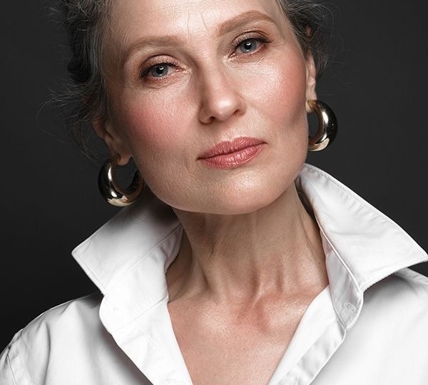 Возможно ли седым волосам вернуть былое качество? И как за ними правильно ухаживать?