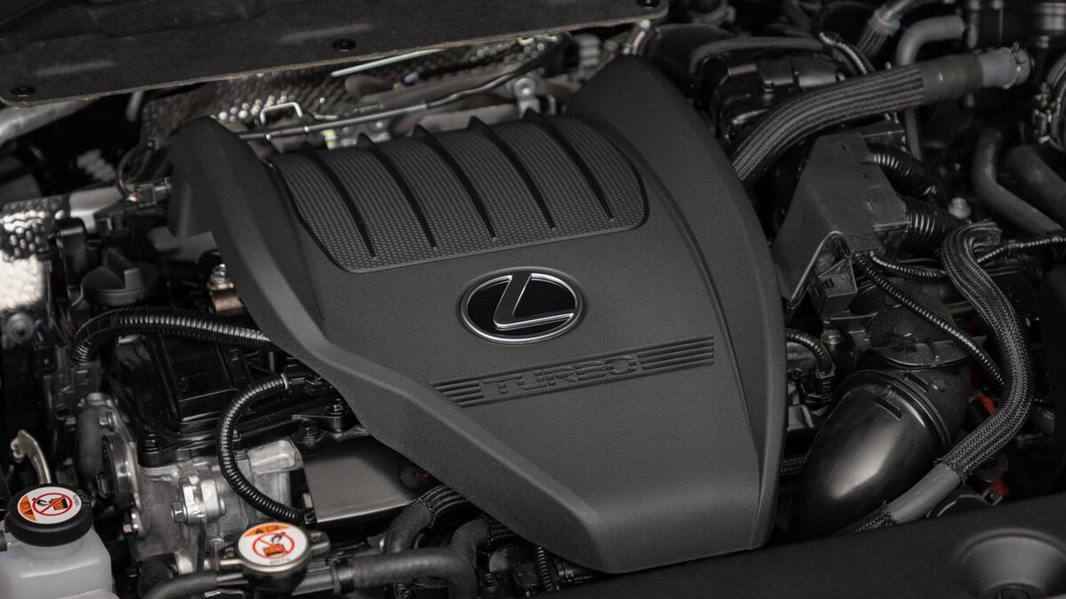    Двигатель в Lexus TX. Фото Lexus