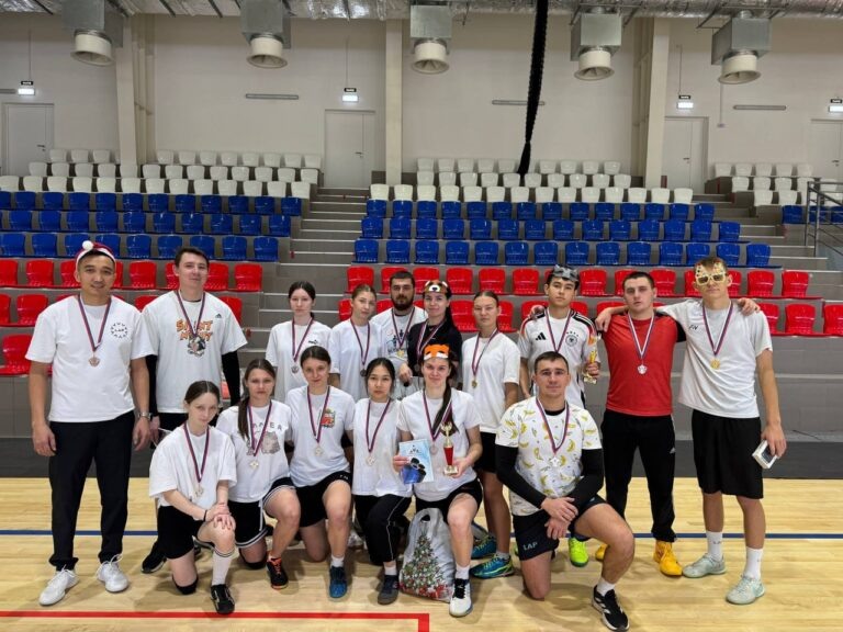    В Оренбурге прошёл новогодний турнир по мини-лапте Антон Пичурин