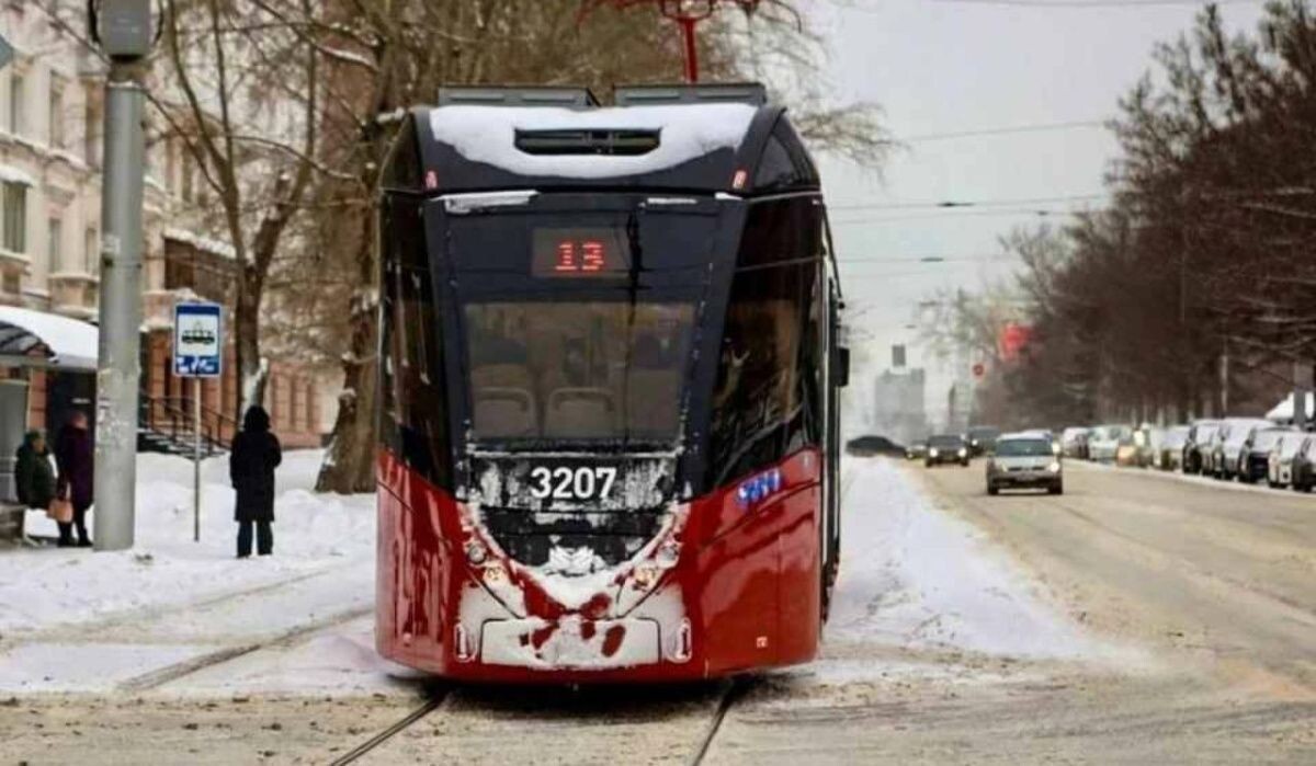     Новый трамвай в Новосибирске. Источник: nsk.kp.ru Автор фото: Пресс-служба мэрии Новосибирска