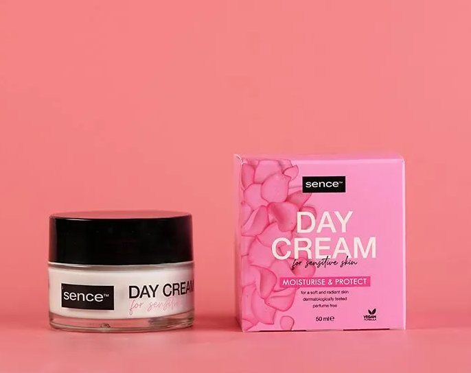 ⭐В НАЛИЧИИ⭐СПЕЦ ЦЕНА⭐
🌱бх269. Крем для лица Sence beauty 50 ml
🌸Цена: 380 руб/шт.
✔Попрощайтесь с покраснениями и раздражением кожи: дневной крем Sence Sensitive станет вашим новым секретным оружием. Благодаря экстракту розовой воды ваша кожа очень быстро увлажняется, успокаивается и питается. Красивая и здоровая кожа, вот и все!
Состав: AQUA, ETHYLHEXYL STEARATE, GLYCERIN, GLYCERYL STEARATE, PRUNUS AMYGDALUS DULCIS OIL, BUTYROSPERMUM PARKII BUTTER, CETEARYL ALCOHOL, CAPRYLIC/CAPRIC TRIGLYCERIDE, PHENOXYETHANOL, NIACINAMIDE, ALOE BARBADENSIS LEAF JUICE, SODIUM STEAROYL GLUTAMATE, PANTHENOL, ALLANTOIN, CAESALPINIA SPINOSA GUM, TOCOPHERYL ACETATE, HORDEUM VULGARE POWDER, ETHYLHEXYLGLYCERIN, CITRIC ACID, SODIUM BENZOATE, POTASSIUM SORBATE.
Способ применения: Нанесите небольшое количество крема на лицо и шею, избегая области вокруг глаз. Для достижения наилучших результатов аккуратно массируйте кожу кончиками пальцев круговыми движениями.
Менеджеры: (ЗВОНИ ‼ПИШИ ‼)
Отвечаем на вопросы по оптовым ценам и прием заказов!
👨‍💻Татьяна +7-912-669-07-72 vk.com/id565682029
👩‍💻Инна +7-922-11-82-632 vk.com/id626365175
👩‍💻Елена +7-929-22-007-72 vk.com/id657359572