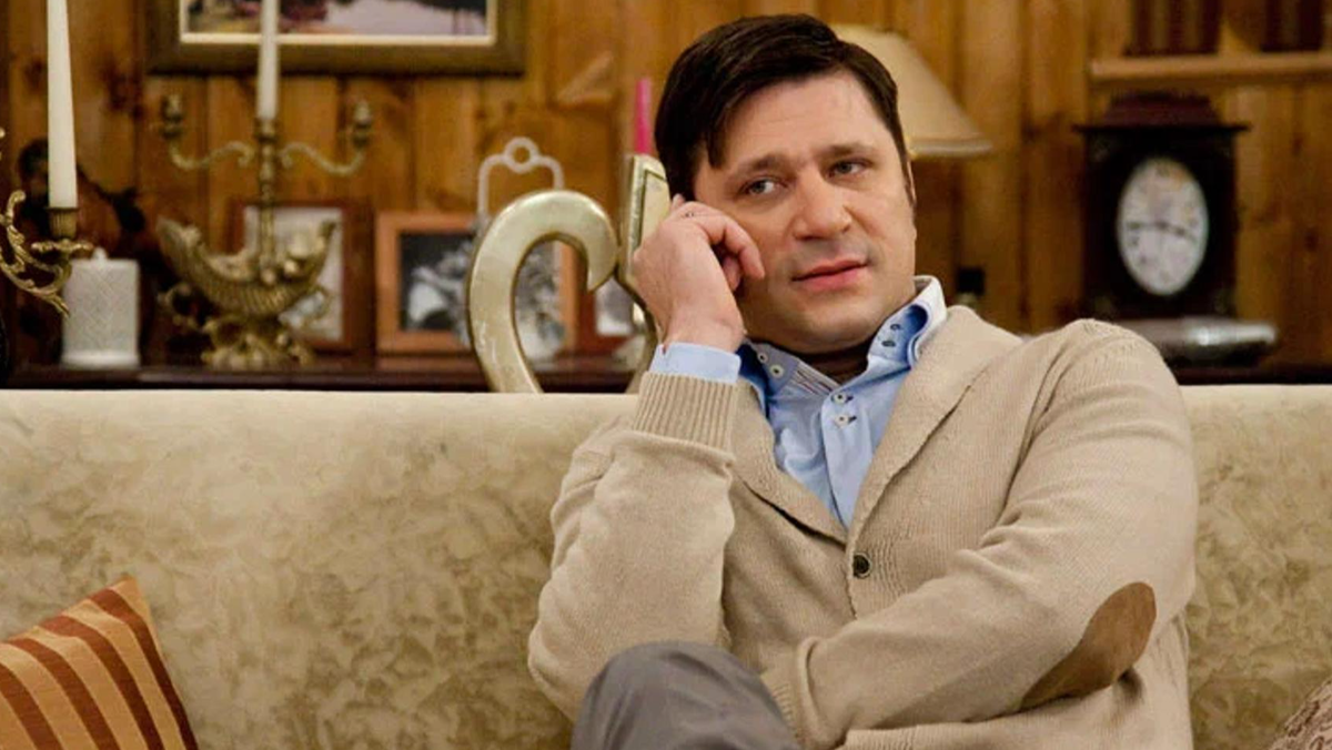    Кадр из сериала «Счастливы вместе»: Кинопоиск