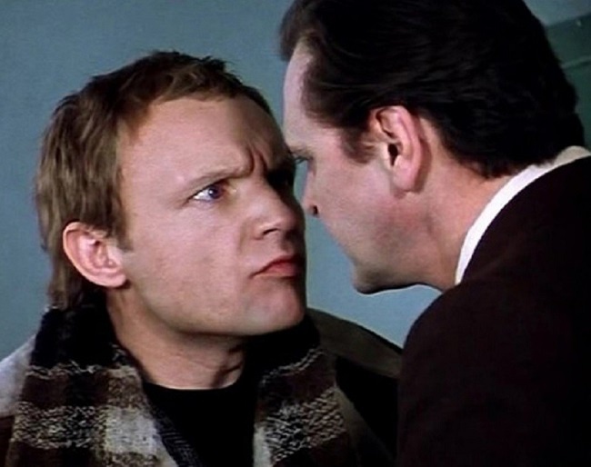 Кадр из фильма «Иронии судьбы» (1975). Скриншот.