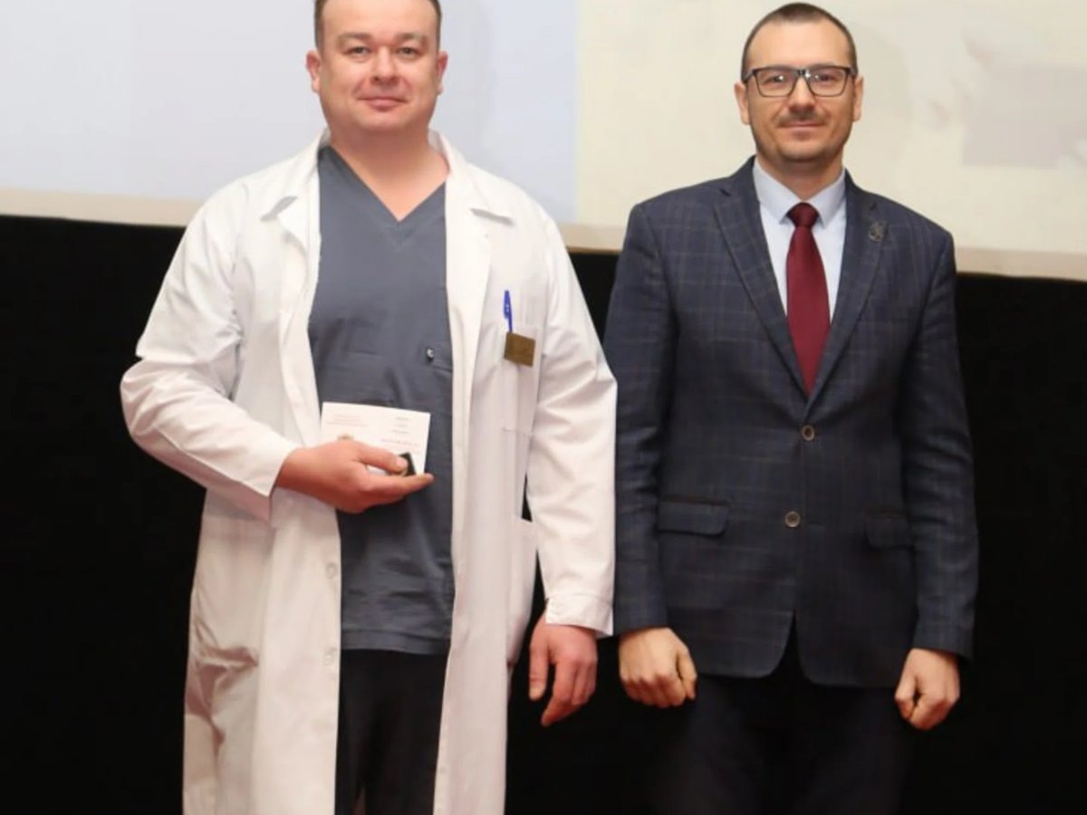    В Кургане вручили награды врачам Центра Илизарова