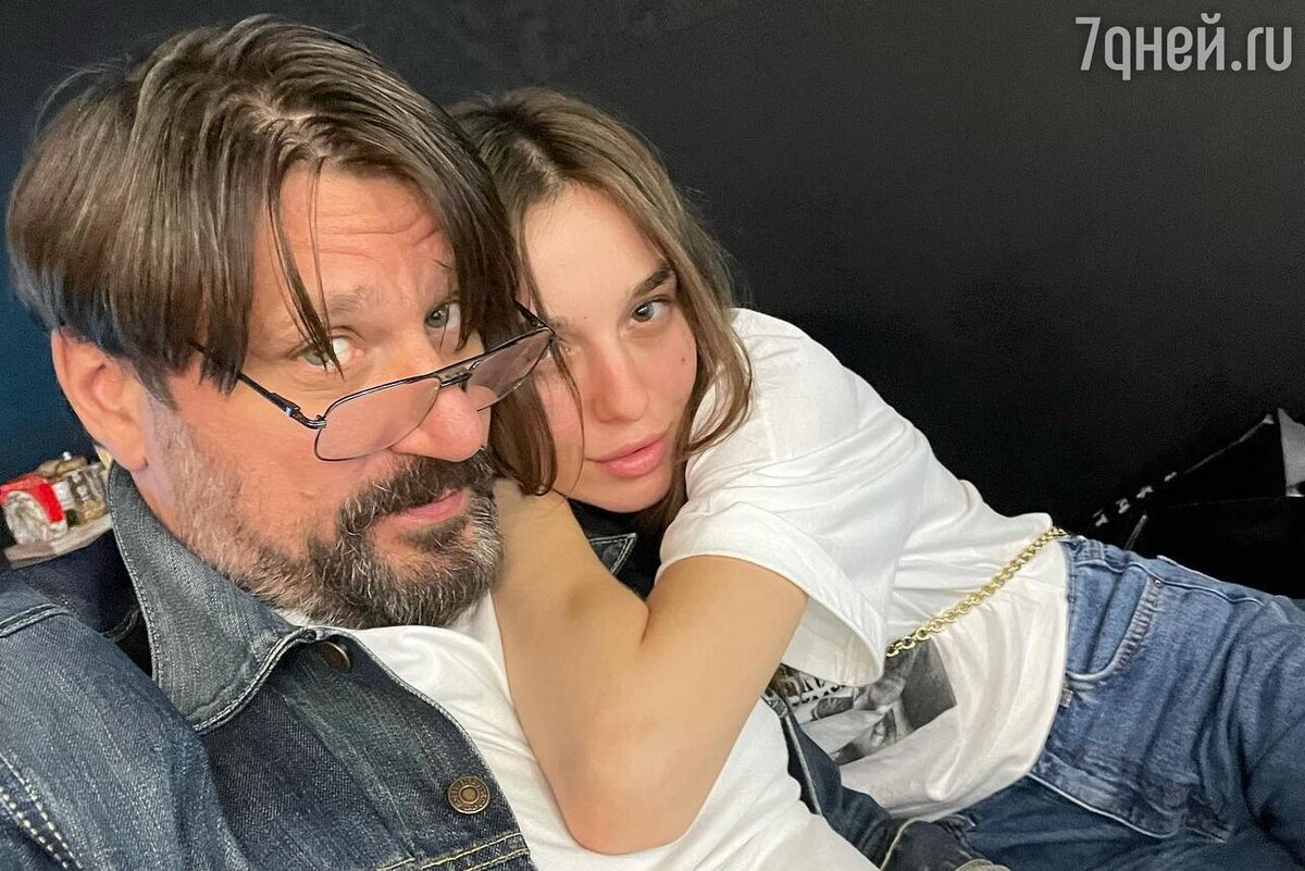    Виктор Логинов с женой соцсети