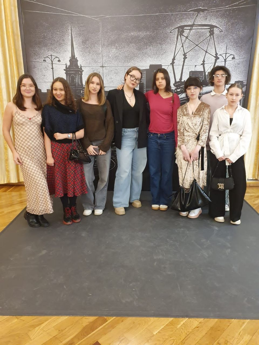 Школьники «Эврики» посмотрели «Анну Каренину» в Театре Драмы