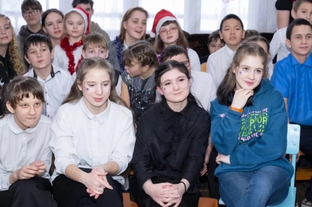    Волонтеры ОНПЗ подарили более 2000 новогодних подарков