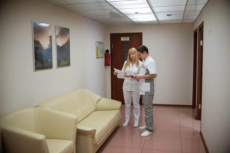    Чтобы жители региона могли своевременно получить помощь, утвержден график работы поликлиник, бригад неотложки и аптечных пунктов Ксения ТИМОФЕЕВА