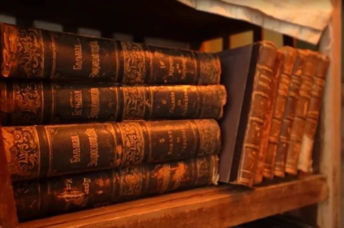    Книги из библиотеки Александра Суворина показали в документальном фильме