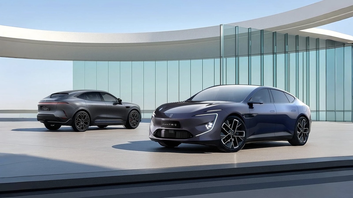    Электрический хэтчбек Avatr 12 с камерами вместо боковых зеркал — официальный старт продаж в России