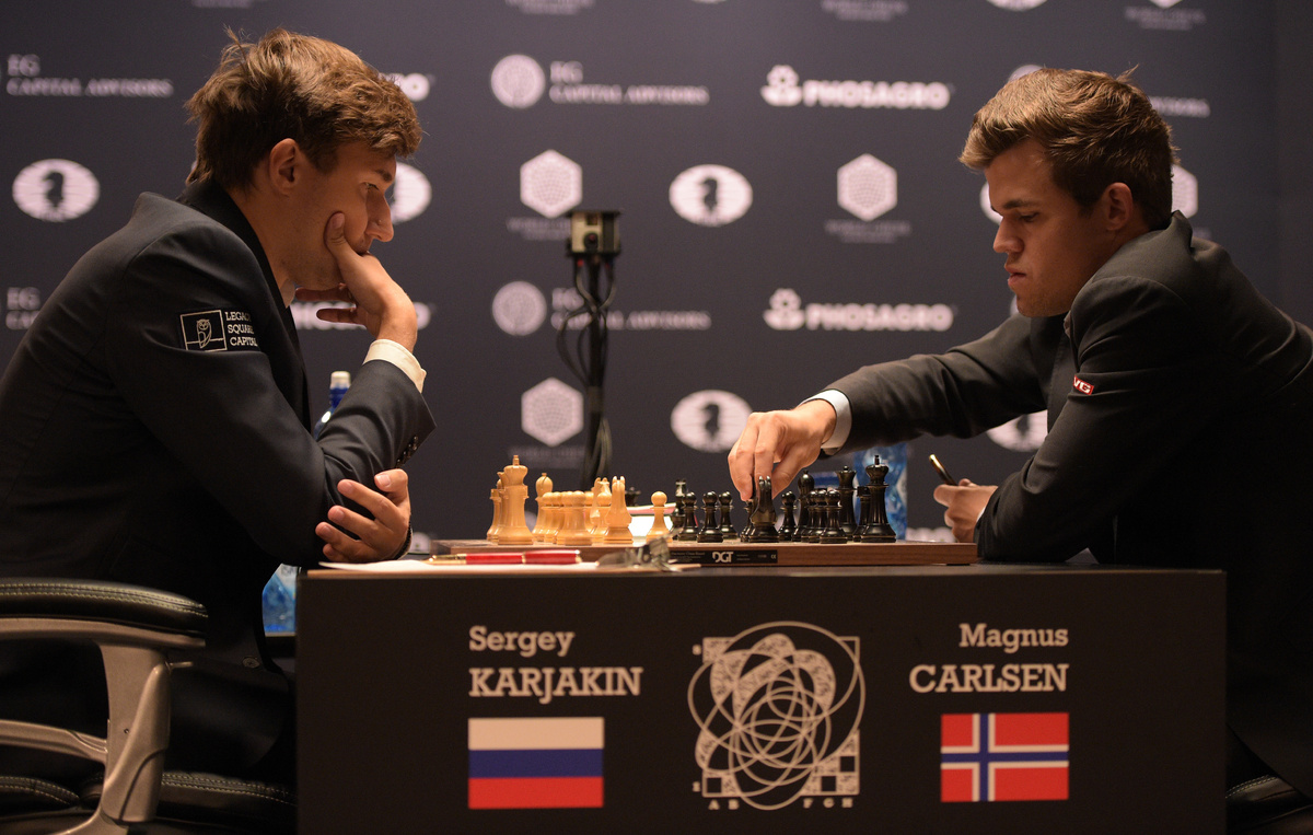    Сергей Карякин и Магнус Карлсен  Jason Kempin/Getty Images for Agon Limited