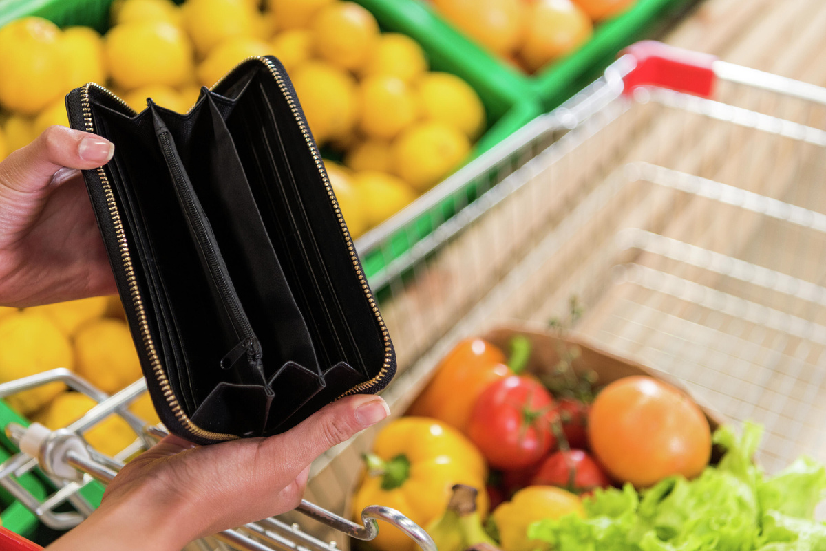 Пустой кошелек © Depositphotos