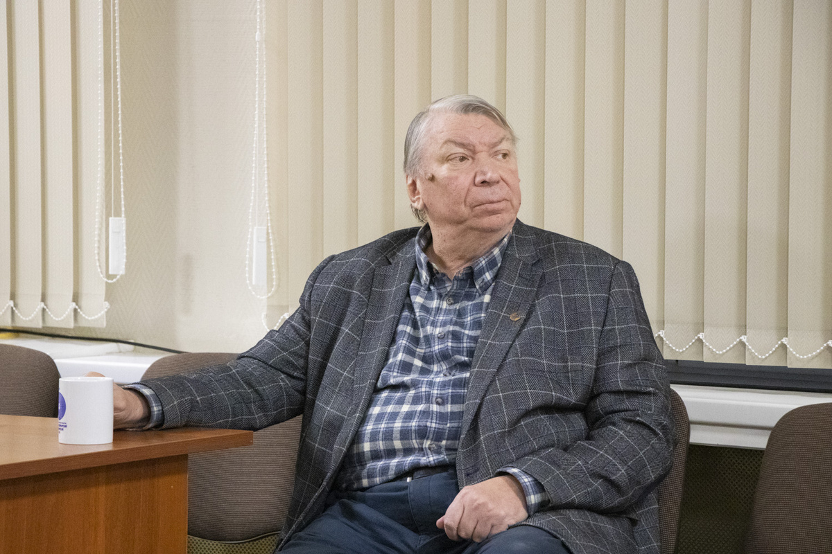 Фото с Вечера памяти Александра Рубцова в пространстве работ Лазаря Гадаева и Игоря Пчельникова 