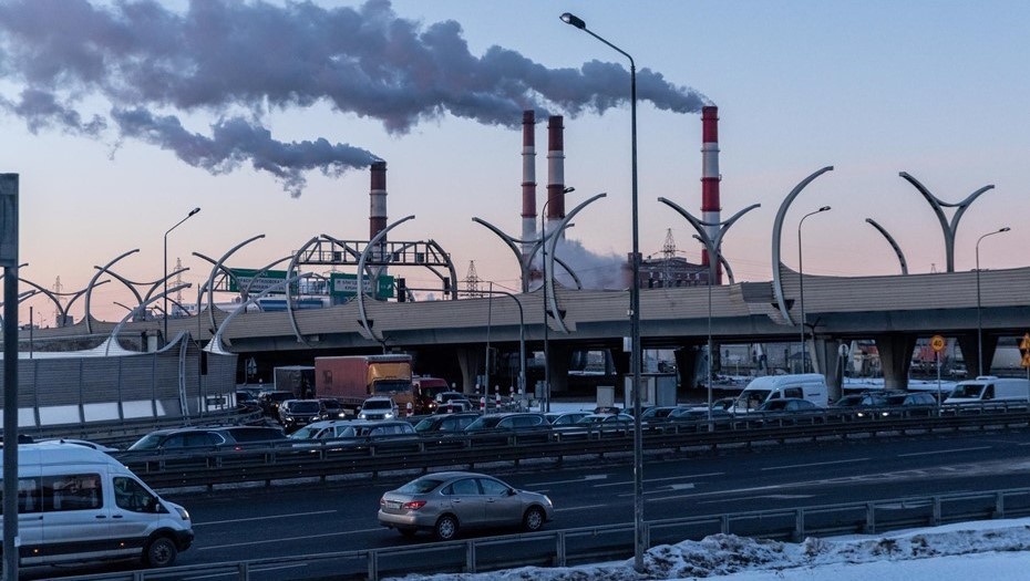 Автор фото: Михаил Тихонов / "ДП". Вид на ЗСД и Автовскую ТЭЦ в Петербурге.