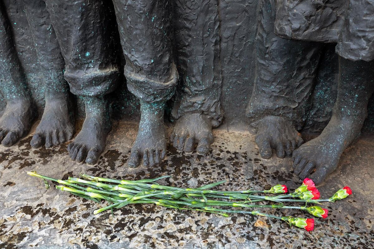   Алексей Смышляев / Коммерсантъ- Мемориал мирным жителям СССР — жертвам нацистского геноцида в годы Великой Отечественной войны в Санкт-Петербурге