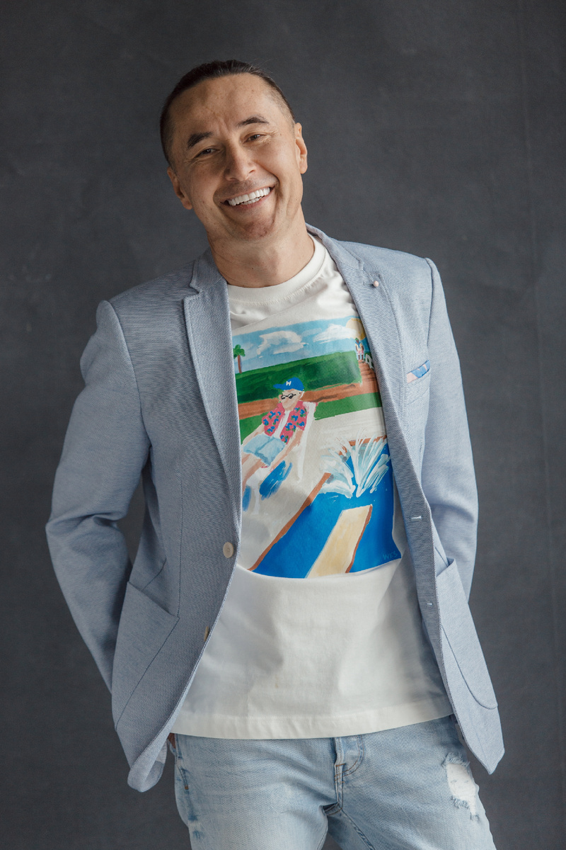 34 года бизнес-практики
Президент API (Ассоциации профессиональных интернет -предпринимателей
Действующий предприниматель
Бизнес-стратег
Эксперт в области наставничества
Помог 452 предпринимателю стать миллионером
Лектор Российского общества «Знание»
Общественный деятель и просветитель в области бизнес-образования
Основатель обучающего сообщества SunTeam International с 1998 года.
лицензии  на осуществление образовательной деятельности  Nº 16-10/5576 