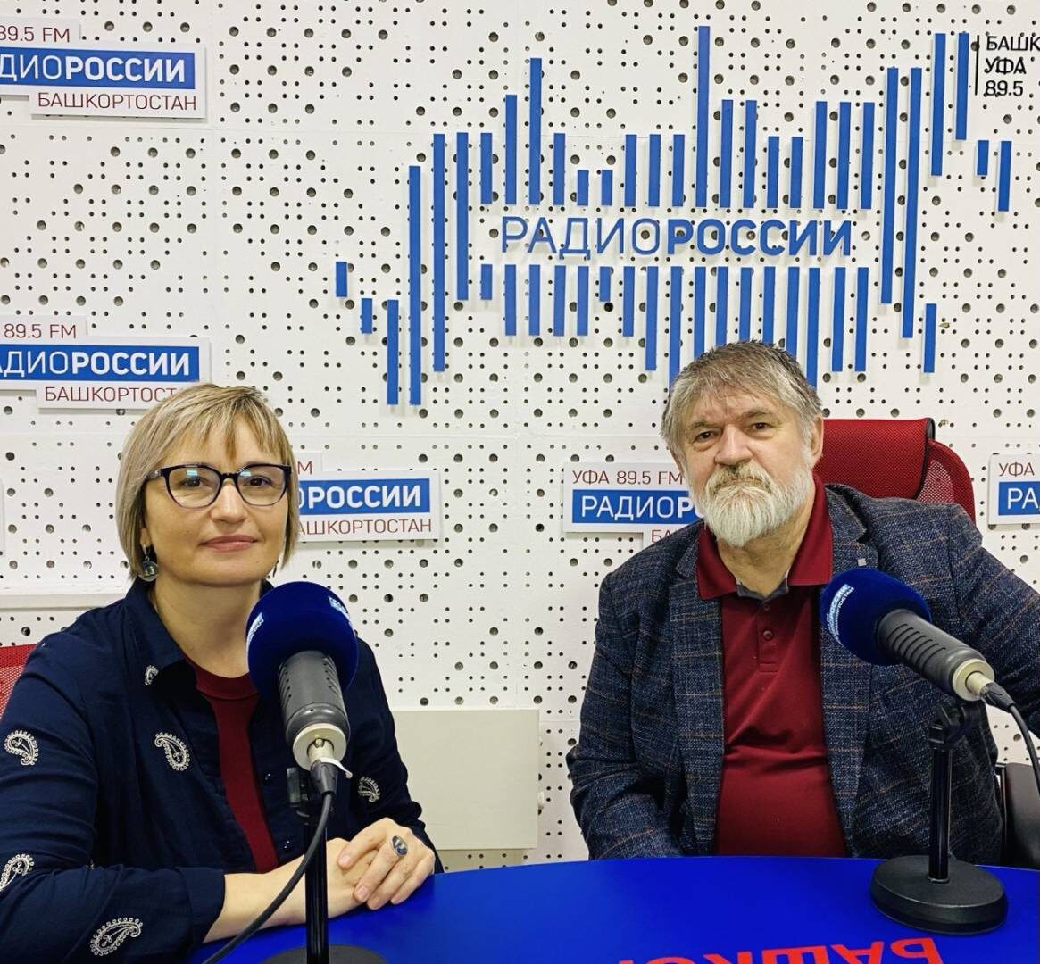    В "Переплете" Михаил Попов: "Я жду появления великого романа"