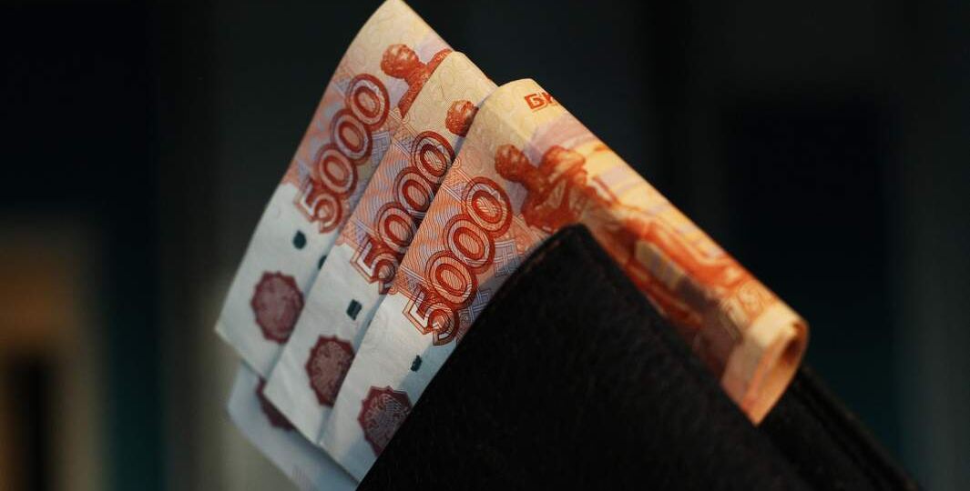 Врач оспорил размер своей зарплаты: как ему удалось выиграть дело