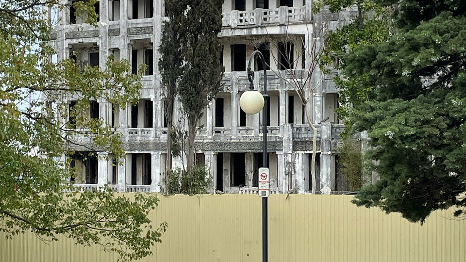 Заброшенный гигант: печальная судьба санатория «Кавказская Ривьера» в Сочи