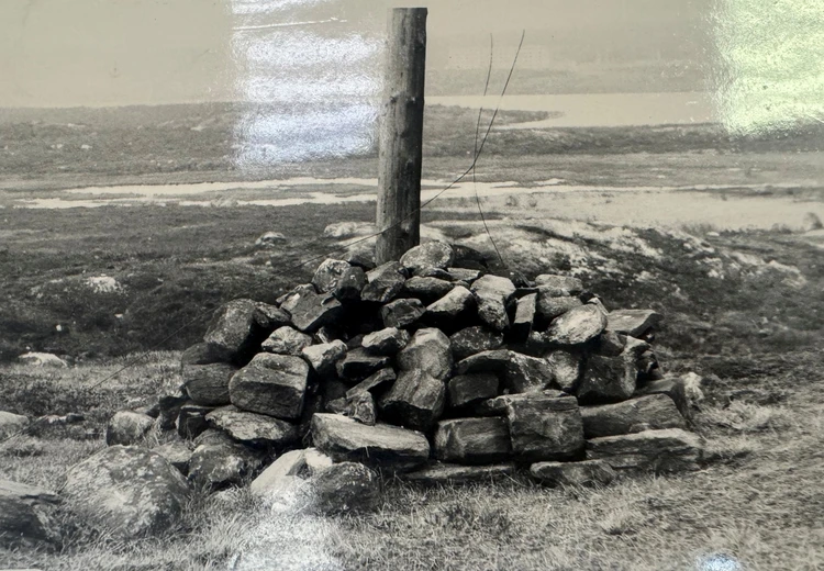 Тело школьницы убийца закидал камнями у Семёновского озера. Фото СУ СКР по Мурманской области