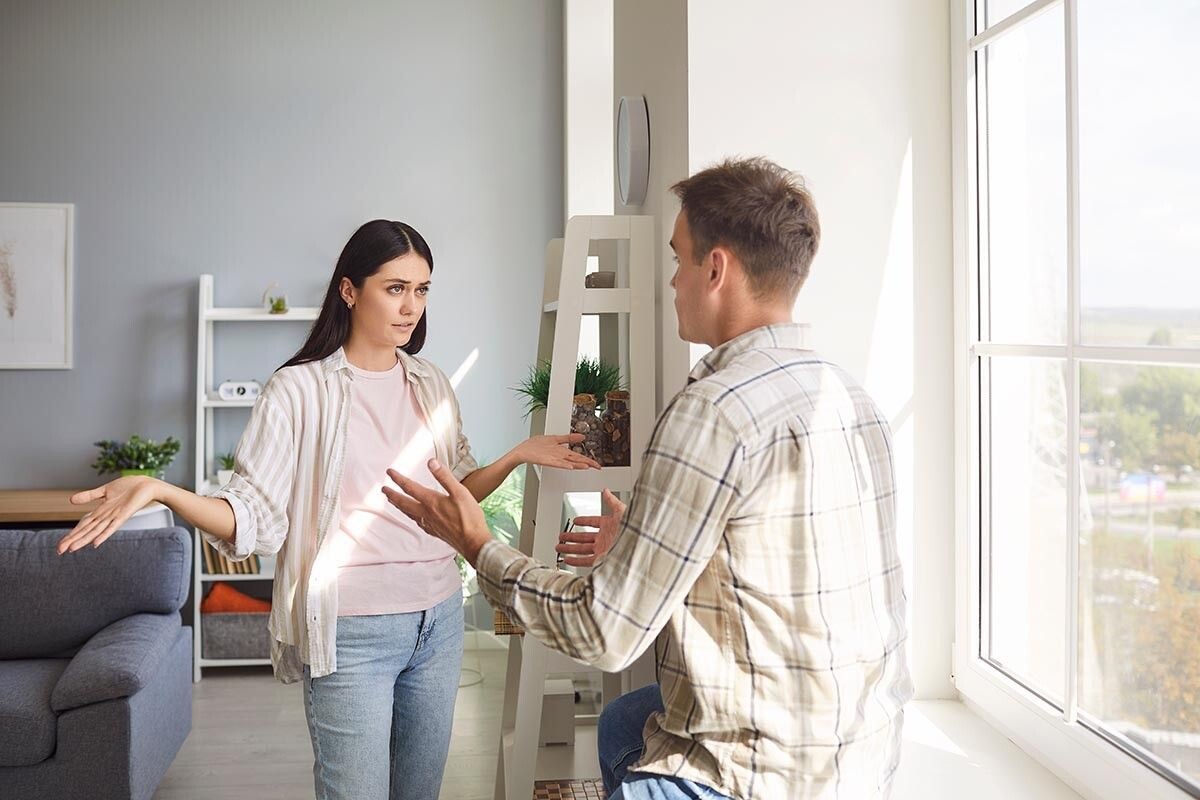 Ссоры выматывают куда больше, чем то, что их вызвало. Источник: Studio Romantic / Shutterstock / FOTODOM