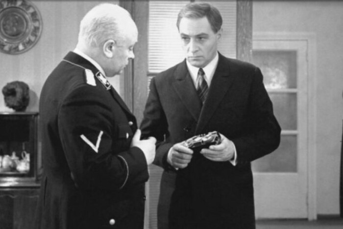 Кадр из фильма, сделавшего образ советского разведчика лиричным.