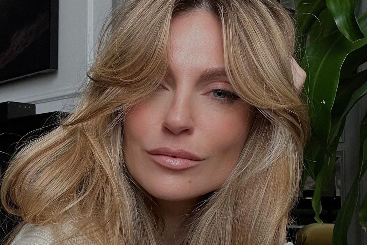     «Я не могла встать с кровати»: Саша Савельева после дня рождения попала под капельницу из-за вируса