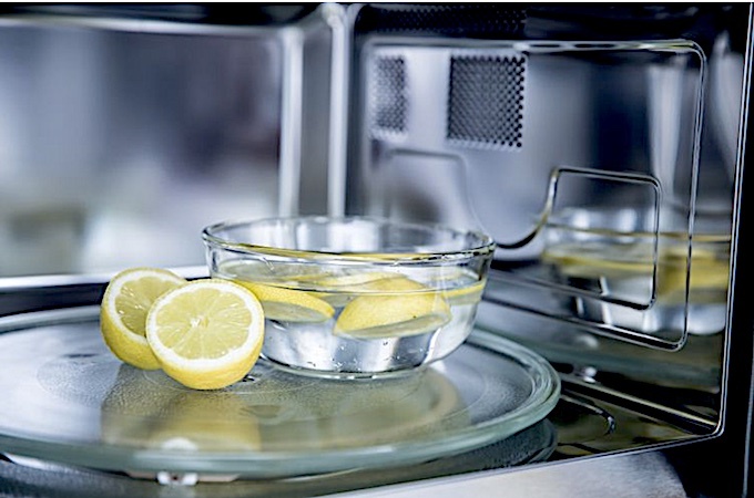 как быстро вымыть микроволновку лимоном