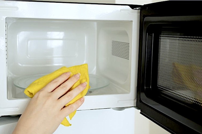 Как часто надо мыть микроволновку?