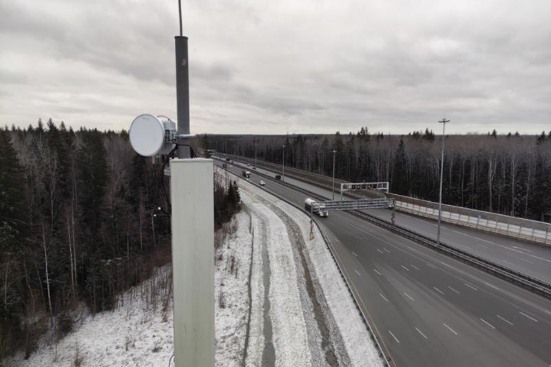    Фото пресс-службы «МегаФона» / Базовая станция связи на трассе