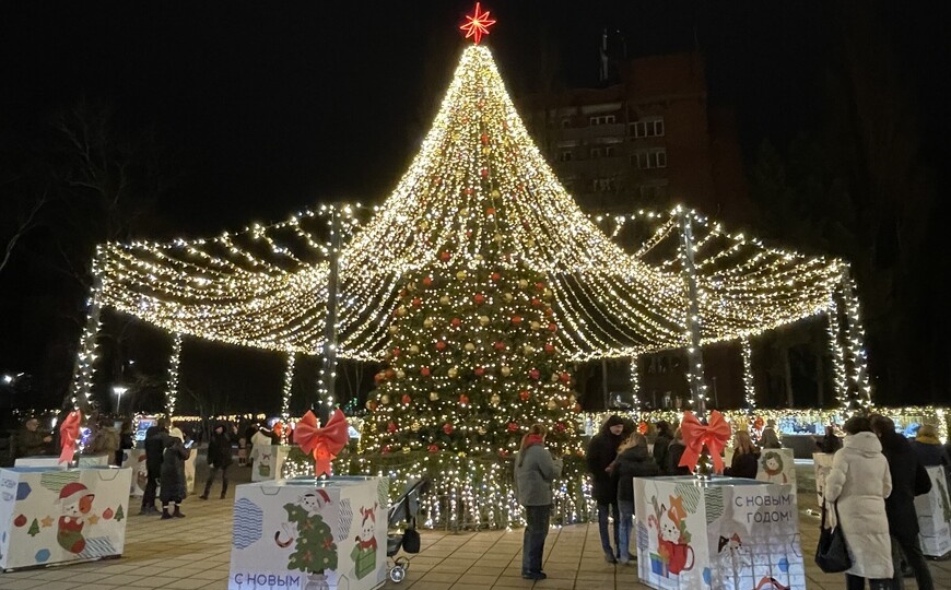 Не купаться, а праздновать: новогодние Зеленоградск и Светлогорск на свежих фото от туриста