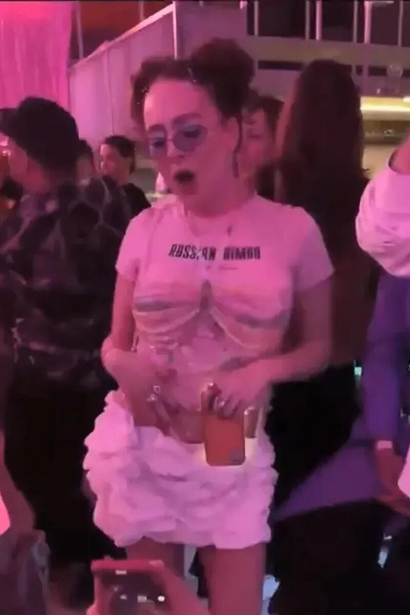    Аглая Тарасова Социальные сети