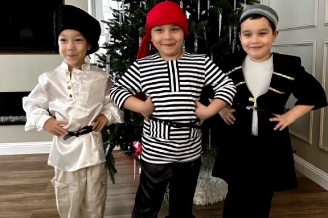    Лев, Маркел и Филипп пошли в первый класс. Фото: Из личного архивa