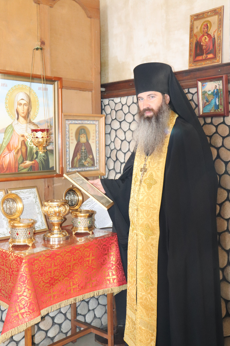  10 лет обитель живёт и развивается молитвами и руководством настоятеля иеромонаха Макария. 
