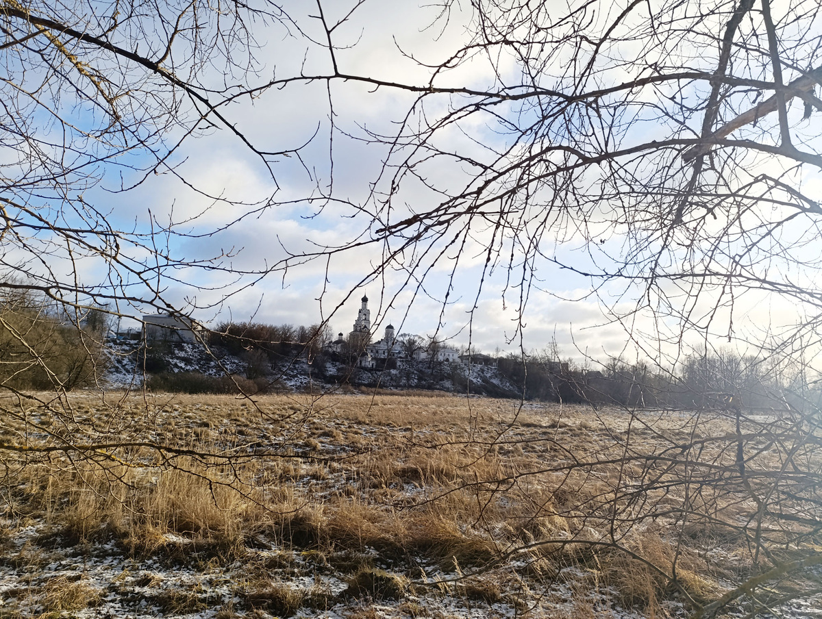 Вид на монастырь