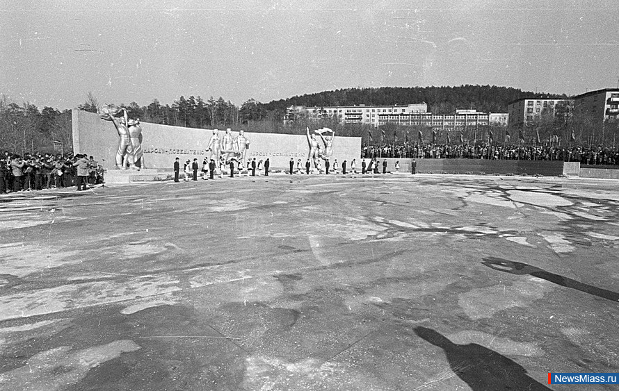 Архивное фото с открытия Мемориала Славы, 1985 год