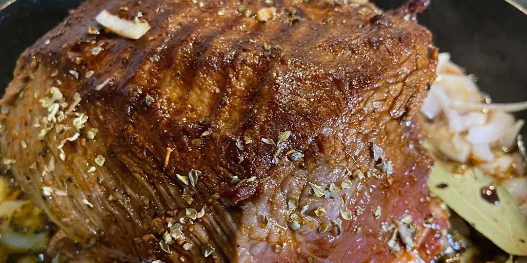 Говядина в духовке с хрустящей корочкой: секреты идеального блюда