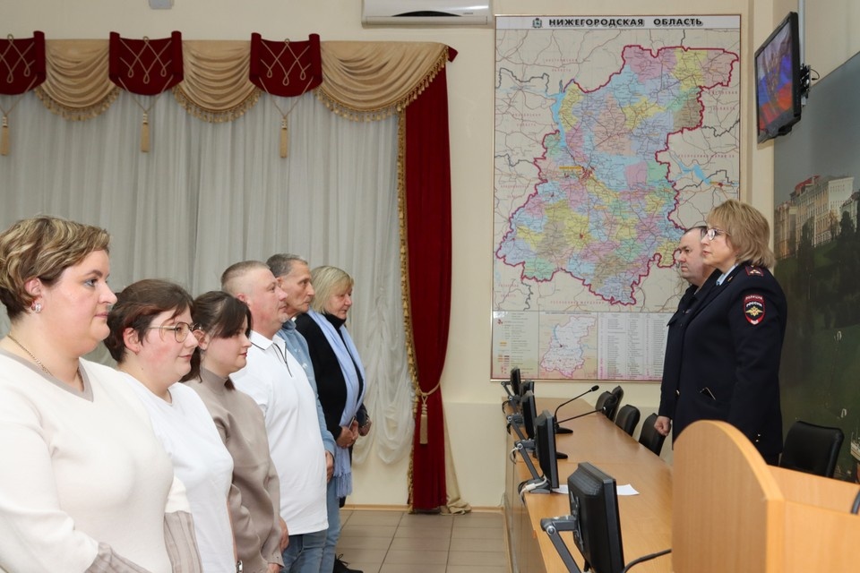    Документы переселенцам из Латвии и Германии вручили в Нижнем Новгороде. Фото: пресс-служба ГУ МВД России по Нижегородской области